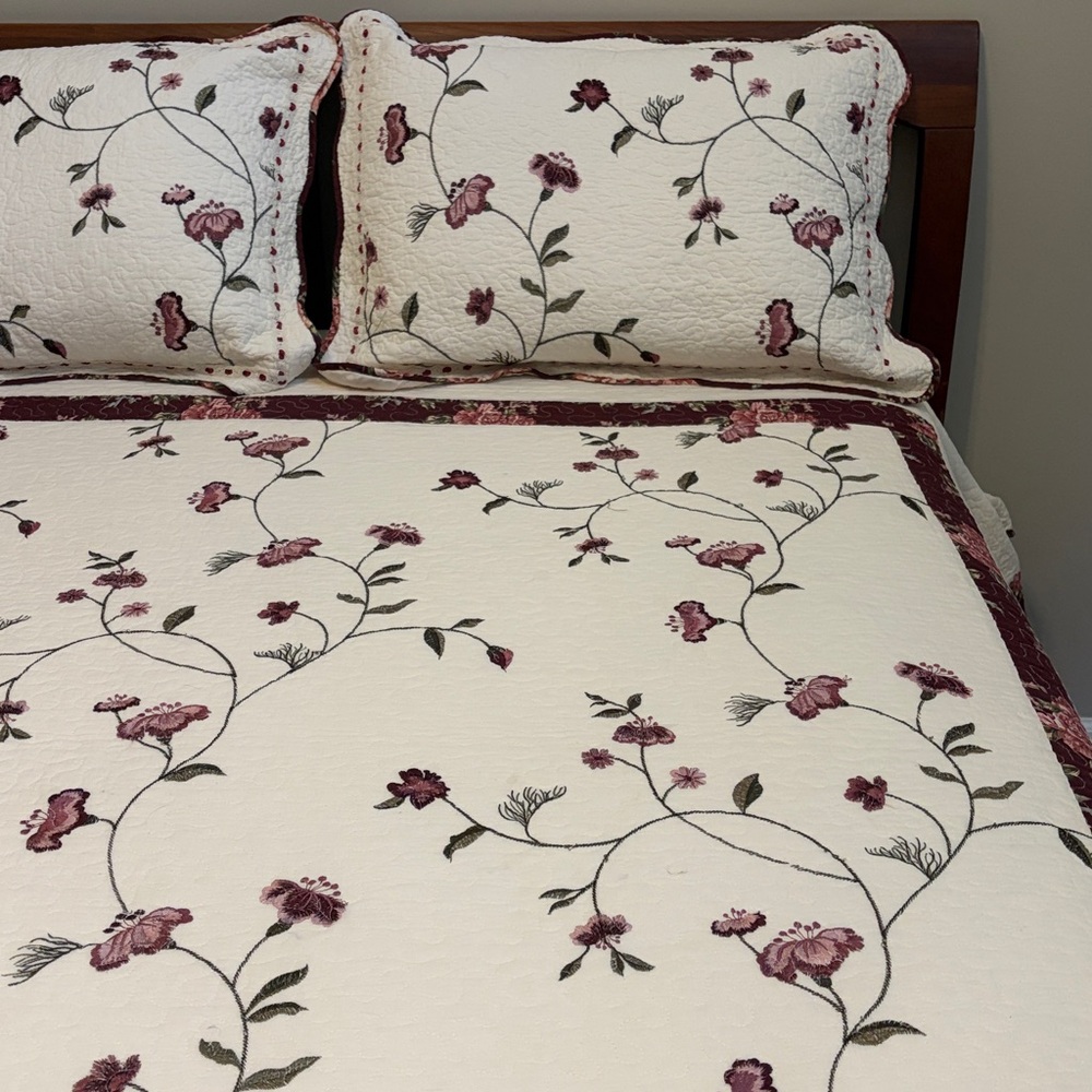Embroidered Quilt - Picture 3 of 14